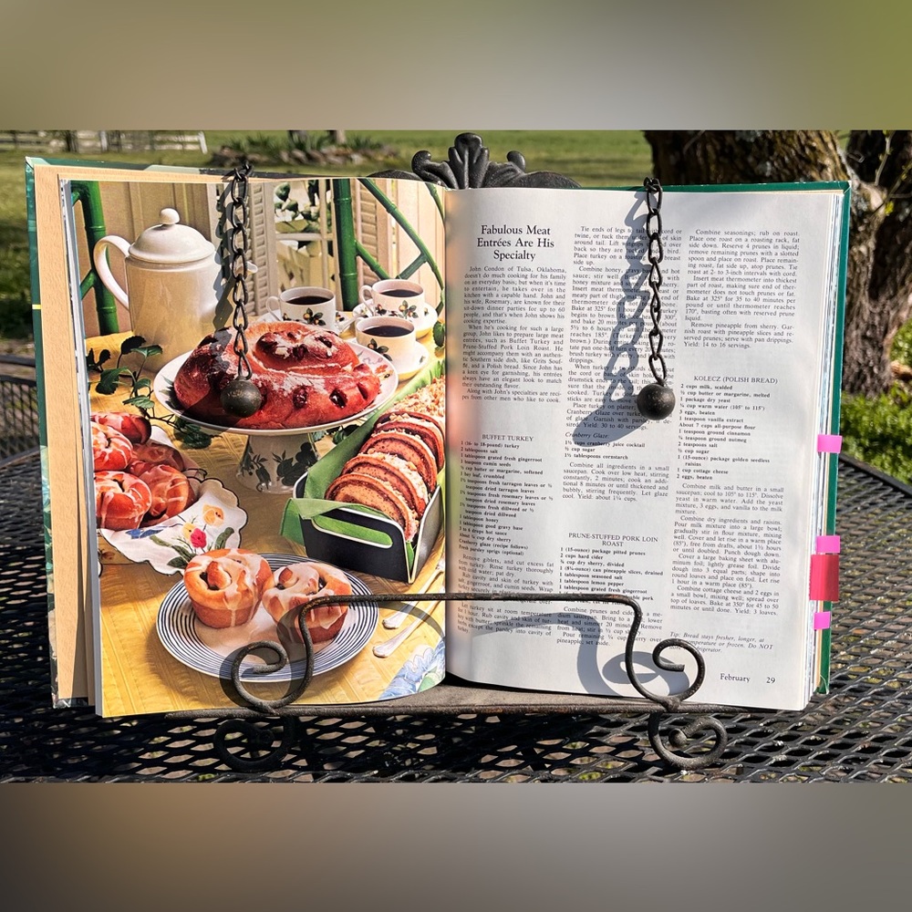 Vintage Metal Book Stand - Picture 3 of 11